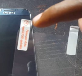 how to apply a screen protector