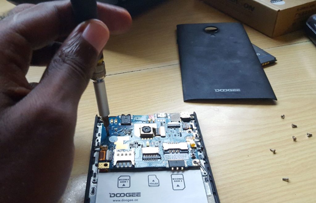 doogee dagger dg550 disassembly and LCD replacement