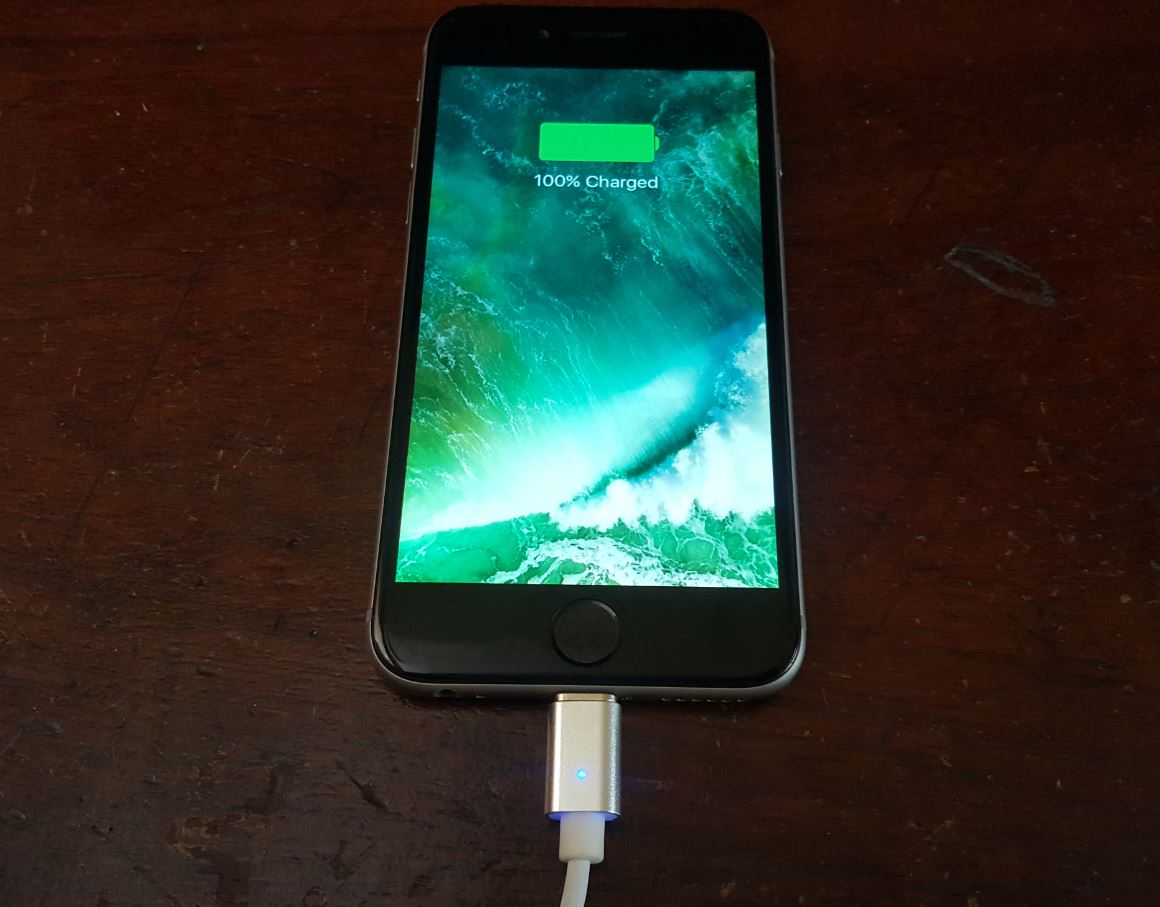 Magnetic charger for iPhone or Android