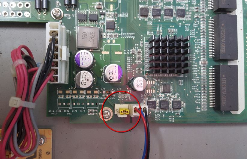 Red Light Issue on Dell PowerConnect 3524 Switch 