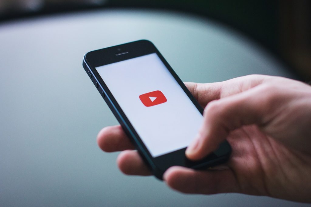 YouTube Videos Recorded with Smartphone have audio only Coming from Left headphone