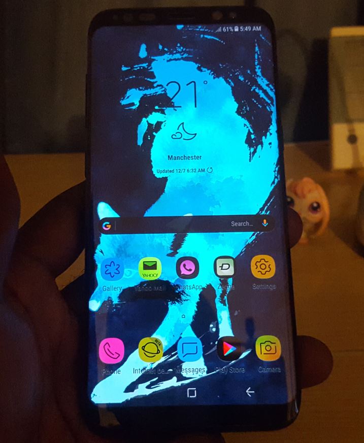 How to turn off colour inversion or negative colours on my Xperia  smartphone?