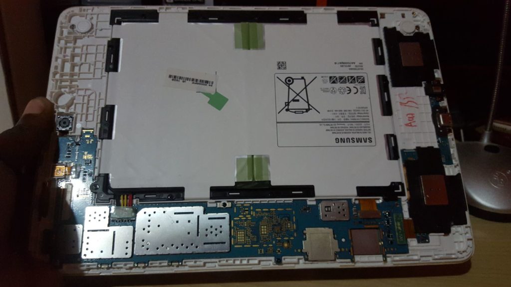 How to Remove back cover of Samsung Tablet