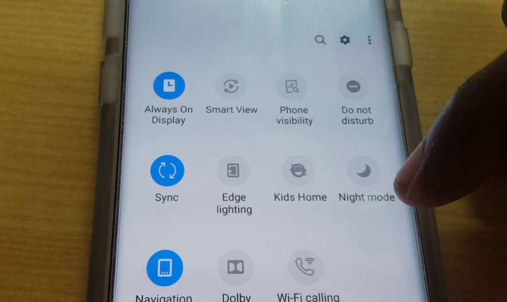 How to enable Night Mode Android PIE