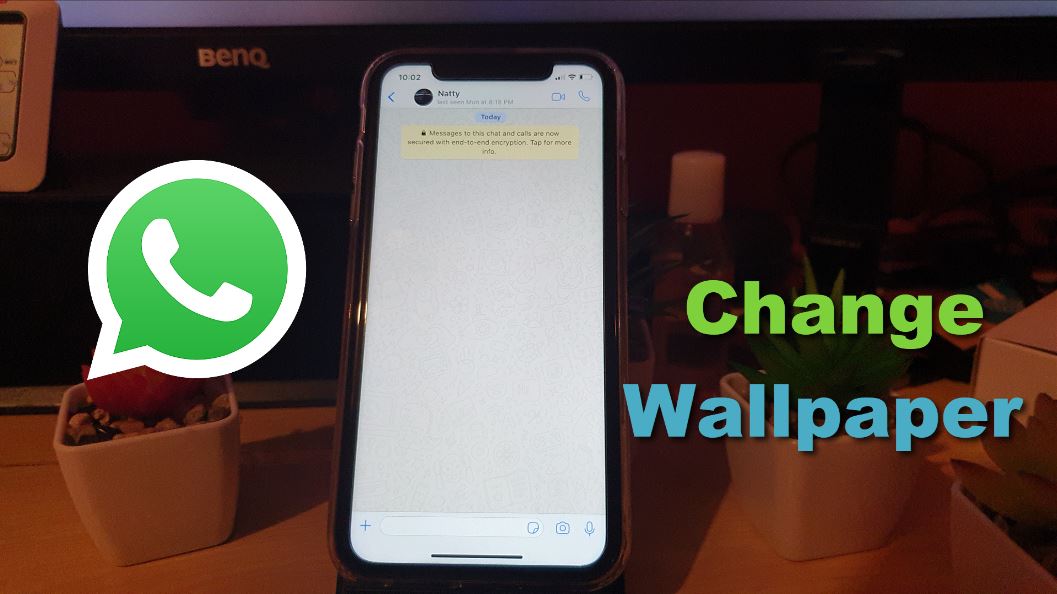 Change Whatsapp wallpaper on iPhone