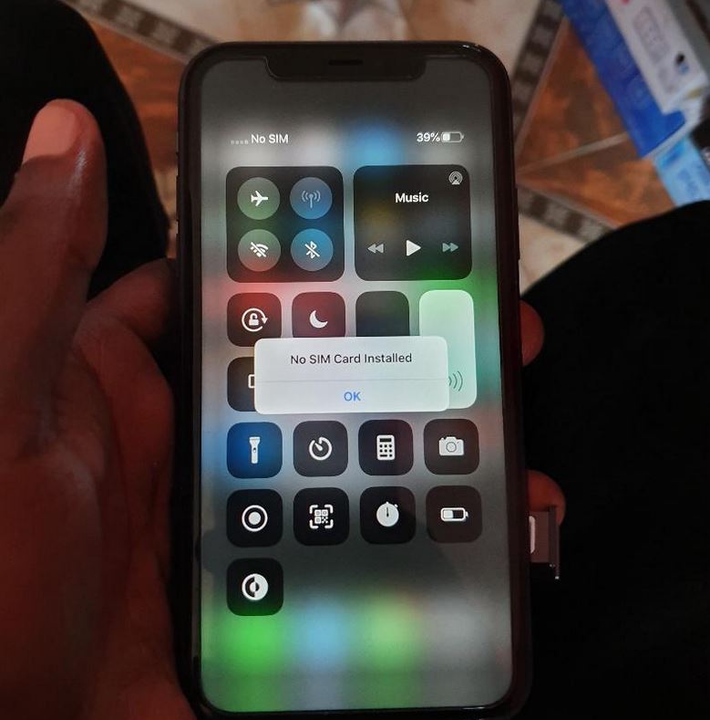 iPhone No SIM Card Installed Error 