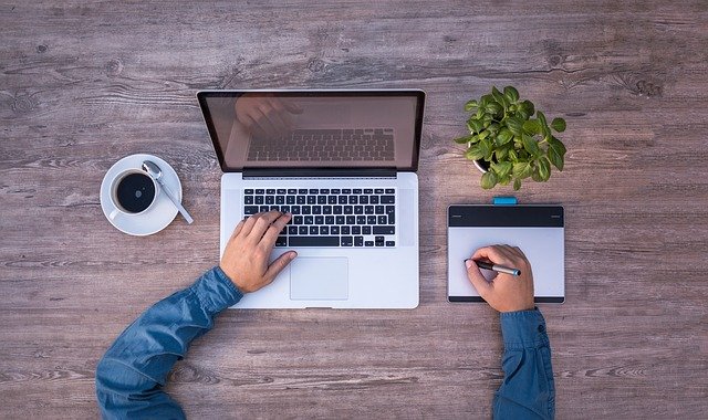 How turn on or Off True Tone MacBook