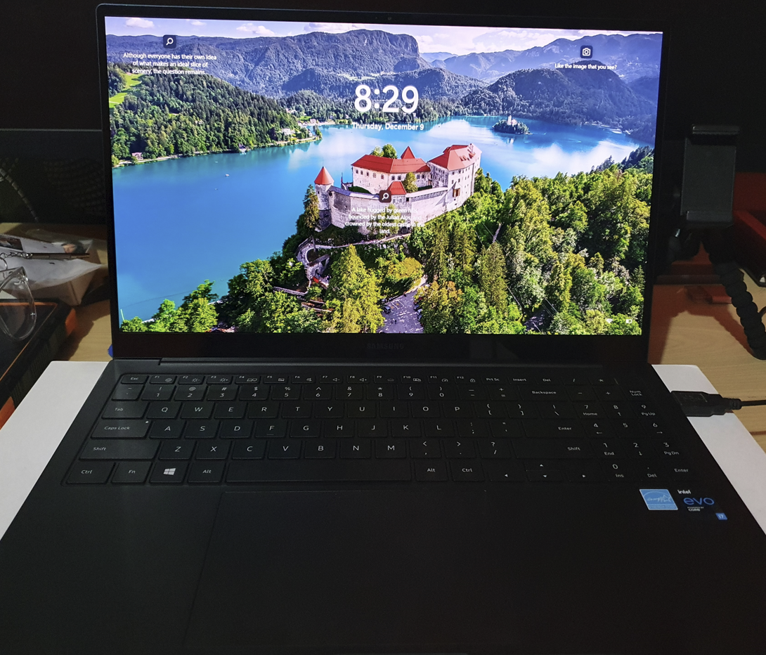 Galaxy Book Pro Review - BlogTechTips