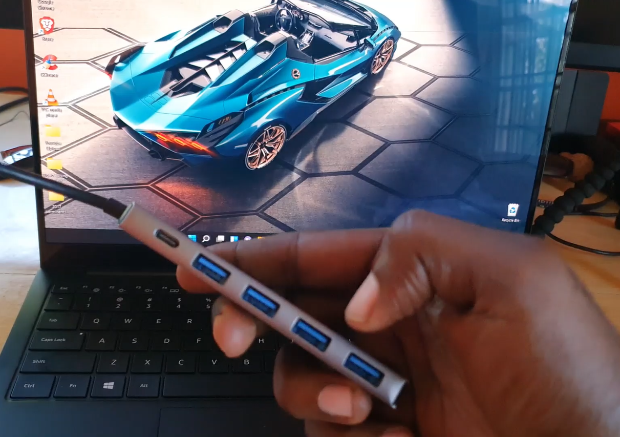 Laptop has Only One USB Port Solution - BlogTechTips